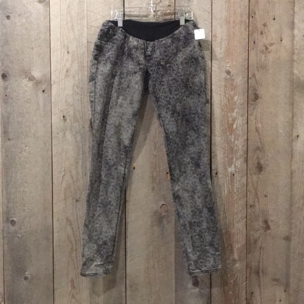 Simpson Maternity Black Gray fleur de lis jeans